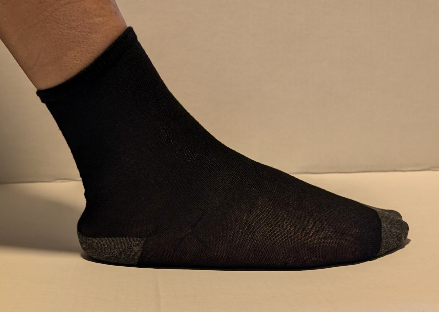 6 pack Mix Black and White Comfy Socks